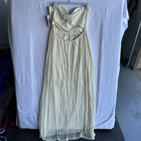 Cream Strapless Lace Maxi Dress - Size Juniors L - NWT - Picture 7 of 8
